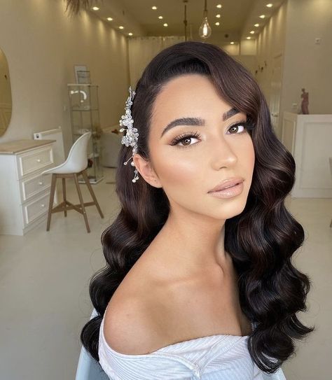 Medium Hair Hairstyles, Root Cover Up, Glam Waves, Hairstyles Cute, Bridesmaid Hair Makeup, Veil Hairstyles, Long Hair Wedding Styles, Color Wow, Wedding Hair Inspiration