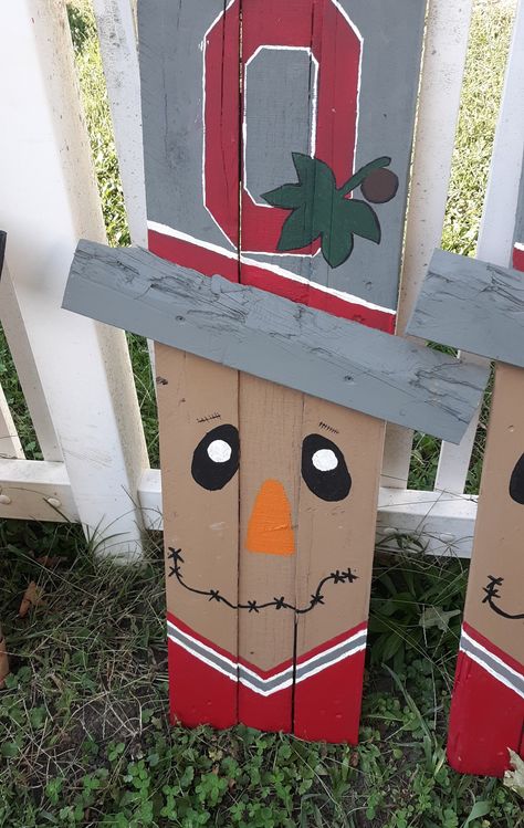 Ohio State Wood Crafts, Ohio State Diy Decor, Ohio State Crafts Diy, Ohio State Buckeyes Christmas, Ohio State Diy, Picket Projects, Ohio State Buckeyes Crafts, Fence Crafts, Ohio State Decor