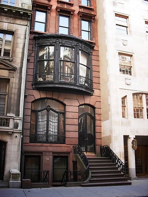 Dream Home Kitchen, City Exterior, Color Architecture, Upper East Side New York, East Side New York, New York Townhouse, Modern Bungalow Exterior, Lake George Village, Restaurant Exterior