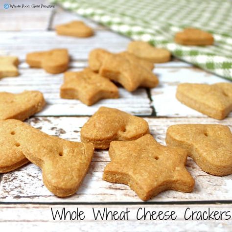 Whole Wheat Crackers Recipe, Whole Wheat Crackers, Snack Smoothie, Wheat Recipes, Cooking Bread, Classic Recipes, Bread Snacks, Snacks To Make, Pastry Flour