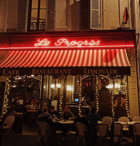 Aphrodite Cabin, France Cafe, Red Aesthetics, French Aesthetic, France Aesthetic, Paris Aesthetic, Paris At Night, Living In Paris, Classic Cocktails