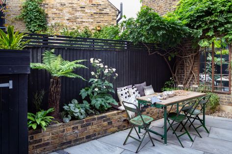 E5 Courtyard - Victorian - Garden - London - by Sarah Kay Garden Design | Houzz IE Small Victorian Garden Ideas, Town Garden Ideas, Small Town Garden Ideas, Victorian Garden Ideas, Victorian Backyard, Victorian Terrace Garden, Pergola Planter, Town Garden, Patio Edging