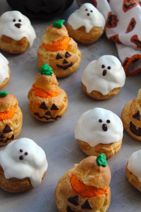 Halloween Cream Puffs - The Squeaky Mixer - Easy And Fun Baking Recipes Choux Puff, Cream Puff Recipe, Fun Baking, Themed Desserts, Halloween Food For Party, Semi Sweet Chocolate Chips, Fun Baking Recipes, Cream Puffs, Christmas Parties