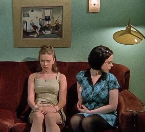 Ghost World Aesthetic, Iconic Film Stills, Ghost World Outfits, Ghost World Movie, Ghost World, Mazzy Star, Movies Outfit, Best Duos, Girls Rules