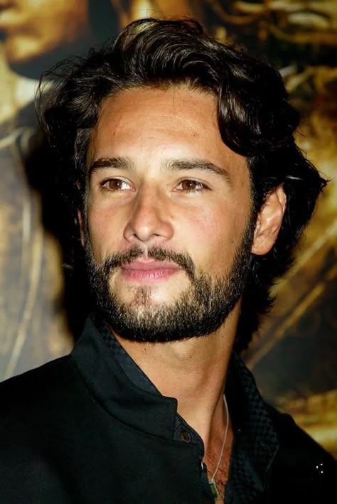 Rodrigo Santoro Love Actually, Human Art Reference, One Woman Man, Man Manifestation, Rodrigo Santoro, When I Get To Heaven, Hello Handsome, Journal Book, Love Actually