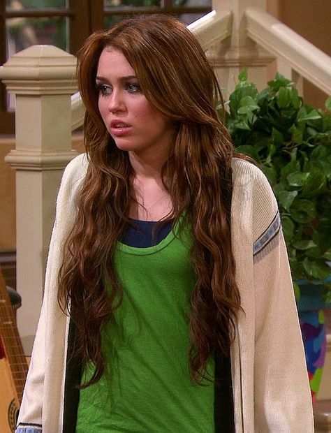 Miley Cyrus Hair Hannah Montana Movie, Miley Cyrus Season 4 Hair, Miley Cyrus Brunette Hair, Miley Cyrus Hair Extensions, Miley Cyrus Hair Hannah Montana, Miley Cyrus Hair Brown, Hannah Montana Hairstyles, Hannah Montana Season 4 Hair, Miley Stewart Hair