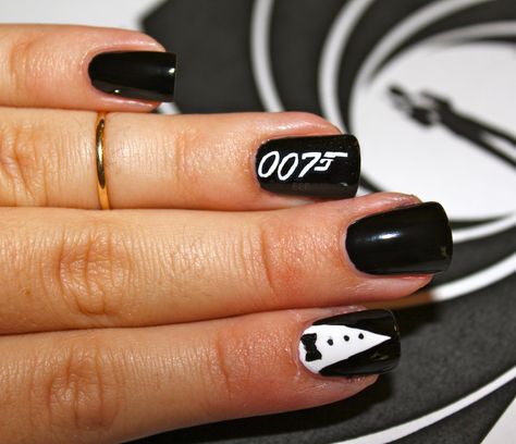 Gahh love this 007 James Bond mani!! Can't wait to see Skyfall!! James Bond Wedding, James Bond Theme Party, James Bond Casino Royale, 007 Casino Royale, James Bond Party, James Bond Theme, Gentlemans Club, 007 James Bond, Nail Blue