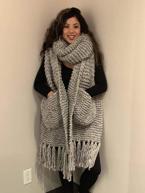 Knit Scarf With Pockets, Scarf With Pockets, Chunky Crochet Scarf, Bookmark Crochet, Super Chunky Knit, Super Scarf, Chunky Knit Scarf, Crochet Scarf Pattern Free, Chunky Knit Scarves