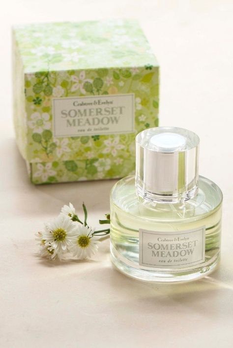 Crabtree   Evelyn somerset meadow eau de toilette Fragrances Perfume Woman, Perfume Collection Fragrance, Crabtree & Evelyn, Perfume Scents, Perfume Lover, Makeup Items, Water Lily, Perfume Collection, Smell Good