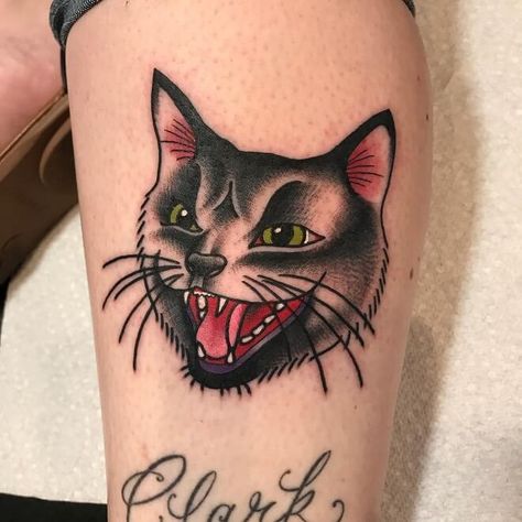 Victory Tattoo, Traditional Tattoo Black And White, Tattoo Gato, Cat Portrait Tattoos, Black Cat Tattoos, Poppies Tattoo, Omerta Tattoo, Cat Tattoos, Cat Tattoo Designs