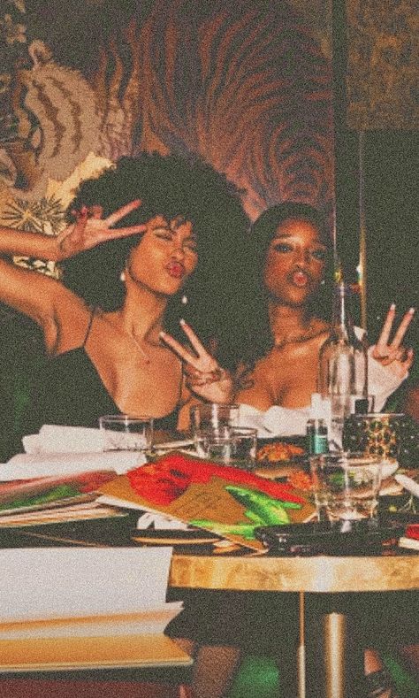 Black Sisterhood, Black American Culture, Sister Circle, Black Photography, Black Femininity, Female Friends, Real Friends, Friendship Goals, Black American