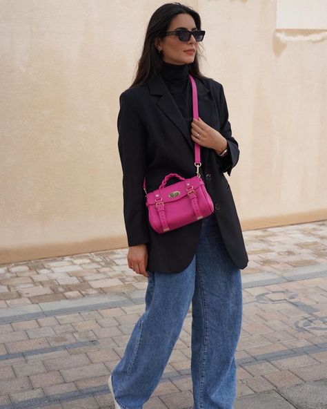 Magenta Purse Outfit, Fuschia Bag Outfit, Fuchsia Bag Outfit, Pink Bag Outfit Winter, Pink Crossbody Bag Outfit, Hot Pink Purse Outfit, Mini Handbags Outfit, Pink Handbag Outfit, Hot Pink Bag Outfit