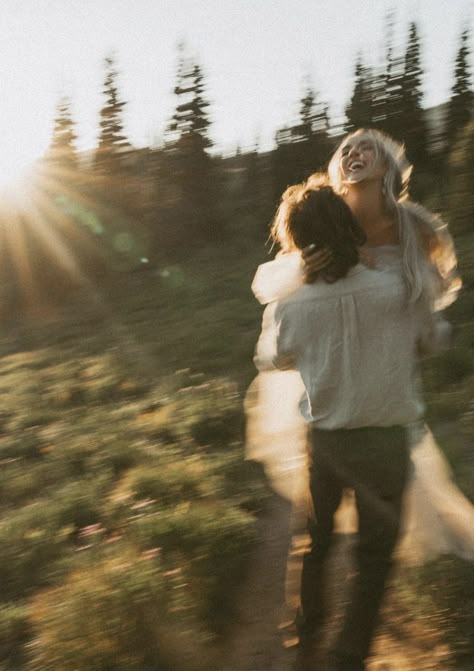 Nature Engagement Photos Outfits, Engagement Shoot Ideas Outdoors, Fun Engagement Photos Funny, Dreamy Couples Photography, Elopement Photo Ideas, Cinematic Photos, Forest Engagement Photos, Forest Engagement, Oregon Elopement