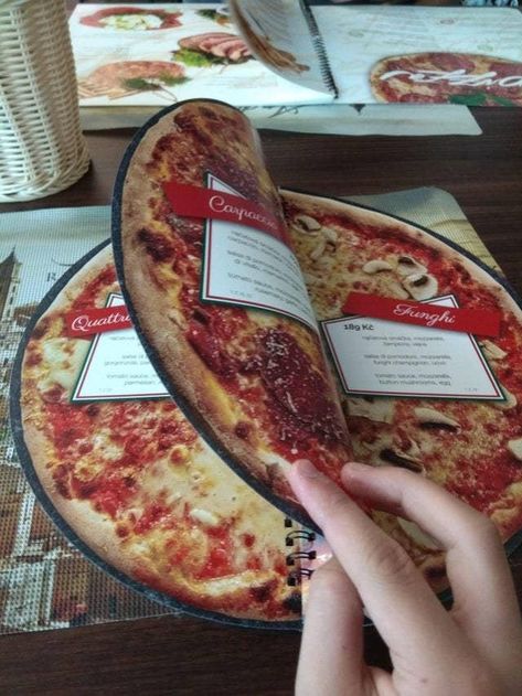 The circular menu at this Italian restaurant shows you what different kinds of pizza look like: Pizza Menu Design, Design Cibo, Pizzeria Design, Types Of Pizza, Pizza Menu, Thai House, Pizza Bar, Pizza Design, Food Menu Design