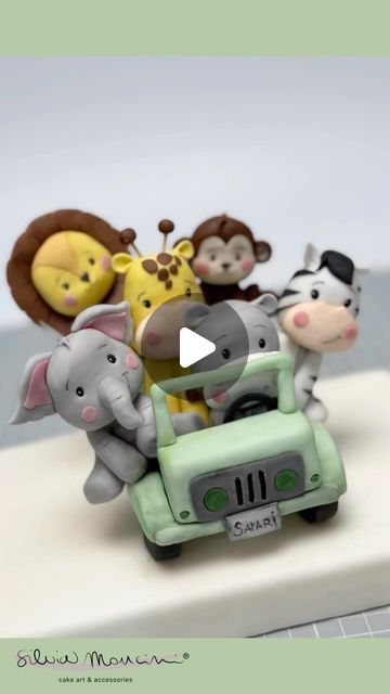 Silvia Mancini on Instagram: "Jungle Cake Topper #cakeart #cakeartist #cakedesign #cakestyle #caketopper #jungle #sugarpaste #cakes @saracinodolci" Fondant Animals Tutorial, Beatrix Potter Cake, Jungle Cake Topper, Jeep Cake, Safari Cake Topper, Cake Topper Ideas, Jungle Safari Cake, Safari Cake, Jungle Style