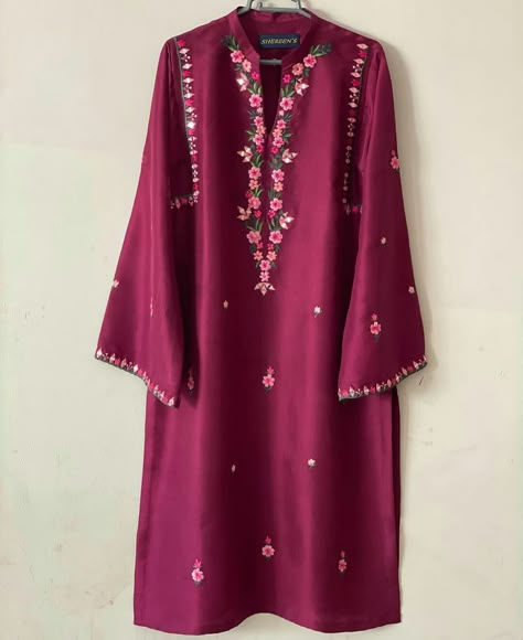 Pakistani Women Dresses, Embroidery Fashion Detail, Kurti Embroidery Design, Pakistani Dresses Casual, Pakistani Fashion Party Wear, Cotton Kurti Designs, Modest Dresses Casual, Sleeves Designs For Dresses, Kurta Designs Women