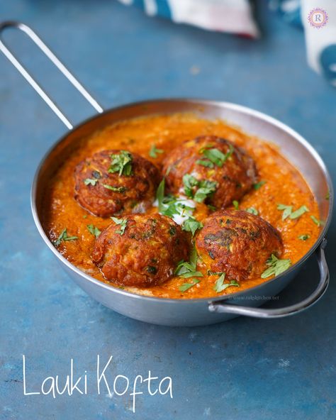 Lauki kofta recipe without deep frying, using paniyaram pan to fry kofta making it one step healthier. Full video, stepwise photos. Lauki Kofta curry is best way to make your family enjoy bottle gourd in kofta form. I used paniyaram pan to avoid deep frying the veggie kofta and pairs well with this roti or... Read More The post Lauki Kofta Recipe | Without deep frying appeared first on Raks Kitchen. Kofta Recipe Vegetarian, Lauki Kofta, Kofta Curry, Jain Recipes, Kofta Recipe, Malai Kofta, Bottle Gourd, Visual Recipes, Deep Frying