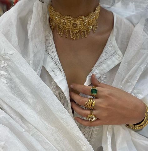 Minimalist Jewelry Rings, South Asian Aesthetic, Asian Jewelry, Bridal Dress Fashion, Antique Jewelry Indian, Indian Jewelry Sets, Indian Bridal Outfits, Fashion Photography Inspiration, Live Now