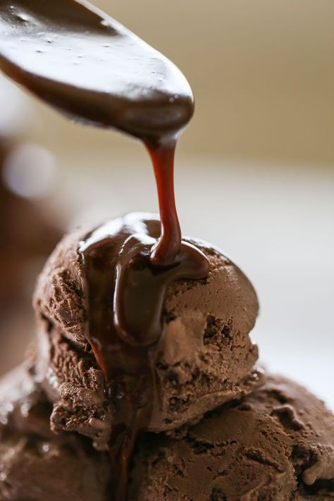 If you love hot fudge sauce on ice cream or dessert, then you will DIE over this Nutella Hot Fudge Sauce!! So simple to make at home and its ready in 10 minutes! SO GOOD! Nutella Sauce, Nutella Fudge, Hot Fudge Sauce, Fudge Sauce, Ice Cream Treats, Ice Cream Toppings, Dessert Sauces, Hot Fudge, Sweet Sauce