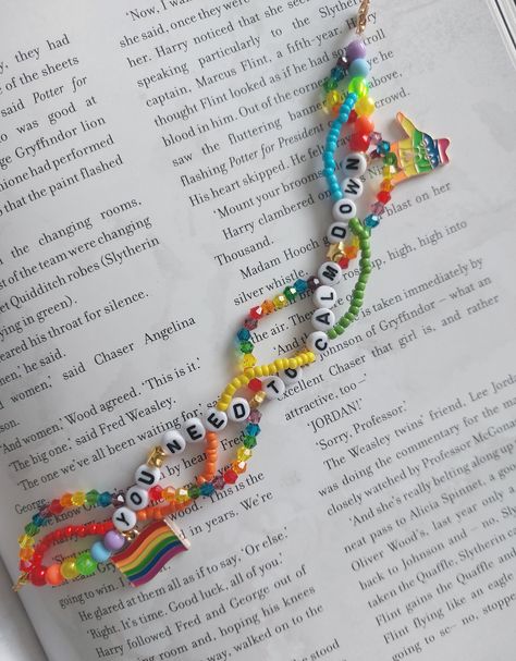 Taylor Swift bracelets Eras Bracelet, Taylor Bracelets, Taylor Swift Bracelets, Eras Bracelets, Music Bracelet, Swift Bracelets, Cute Friendship Bracelets, Bracelet Inspo, Friendship Bracelets With Beads