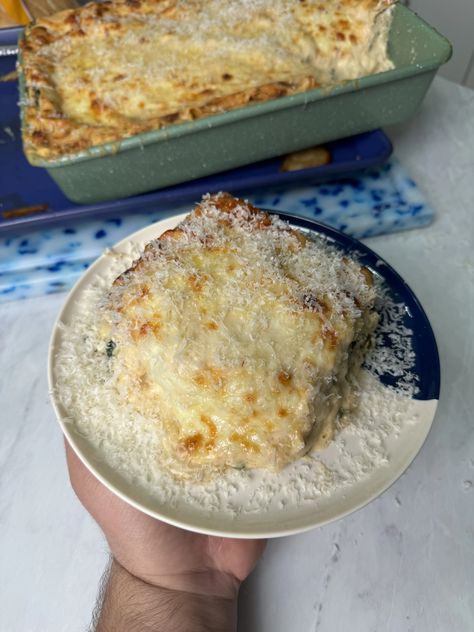 Chicken Alfredo Lasagna Lasagna Alfredo, Alfredo Garcia, Food Influencer, Chicken Alfredo Lasagna, Alfredo Lasagna, Chicken With Italian Seasoning, Chicken Lasagna, Ricotta Pasta, Dinner Party Recipes