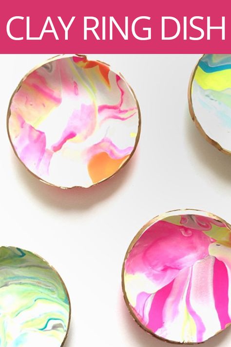 Make these marbled clay ring dishes and give them as gifts! Marble Diy, Clay Ring Dish, Diy Clay Rings, Floating Candle Centerpieces Wedding, Floating Candle Centerpieces, Diy Dish, Ceremony Candles, Clay Ring, Candle Wedding Centerpieces