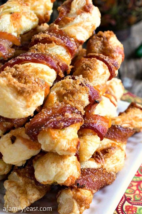 Bacon Twist Recipe, Bacon Pastry, Puff Pastry Bacon, Bacon Twists, Puff Pastry Twists, Pastry Puff, Best Bacon, Family Feast, Puff Pastry Recipes