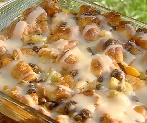 Paula Deans Bread Pudding Recipe, Paula Dean Bread Pudding, Paula Deen Bread Pudding, Bread Pudding With Rum Sauce, Butter Rum Sauce, Krispy Kreme Bread Pudding, Rum Sauce Recipe, Unhealthy Recipes, Rum Sauce