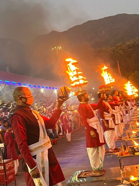 Ganga aarti Rishikesh🙏🏻✨ Rishikesh Ganga Arti, Rishikesh, Indian Gods, Places To Visit, Quick Saves