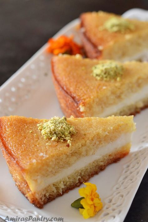 Basbousa Recipe, Arabic Sweets Recipes, Lebanese Desserts, حلويات عربية, Patisserie Fine, Arabic Dessert, Semolina Cake, Middle Eastern Desserts, Indian Desserts