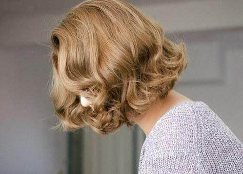 Hmmmmmm.... SOOOOO cute! But would I keep it up??: Queenie Goldstein, Wavy Bobs, Blonde Bobs, Hair Color Trends, Blonde Bob, Short Cuts, Hair Short, Trendy Hairstyles, Pretty Hairstyles