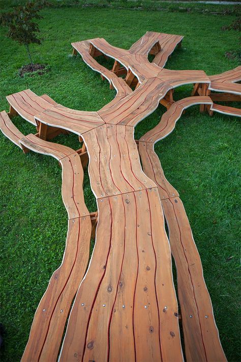 This Mesmerizing Picnic Table Looks Like A Massive Branching Tree | Bored Panda Meja Outdoor, Wooden Outdoor Table, Eating Table, Sculptural Furniture, Tree Table, Mesa Exterior, Back Gardens, Outdoor Tables, Natural Environment