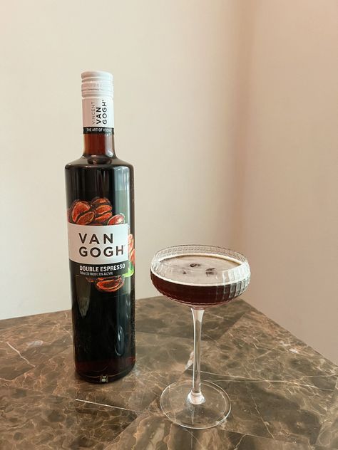 Espresso Vodka, Double Espresso, Espresso Martini, Cocktail Shaker, Van Gogh, Martini, Delicious Recipes, Vodka, Espresso