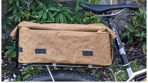 Free Rack Top Bag Sewing Guide – MYOG Tutorials.com Bike Bag Sewing Pattern, Bike Bag Pattern, Bike Frame Bag, Backpack Sewing, Sewing Guide, Bike Bags, Bike Panniers, Bike Ideas, Trunk Bag