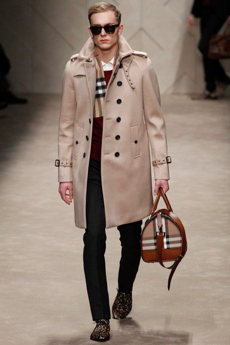 Burberry Trench, Best Mens Fashion, Burberry Prorsum, Well Dressed Men, Burberry Men, Stylish Men, Milan Fashion Week, Men Dress, Fashion News