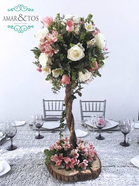 Fairy Centerpieces Quinceanera, Enchanted Forest Flower Arrangement, Enchanted Forest Centerpiece Ideas, Quince Centerpieces Flowers, Pink Enchanted Forest Quinceanera, Enchanted Forest Theme Quinceanera Centerpiece Ideas, Enchanted Centerpieces, Quinceanera Centerpieces Ideas, Quinceañera Centerpieces Ideas