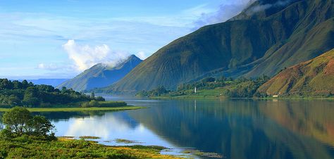 Lake Toba, North Sumatra, Indonesia Lake Wallpaper, Lake Toba, North Sumatra, Big Lake, Bali Island, Amazing Street Art, Padang, Paradise Island, Alam Yang Indah