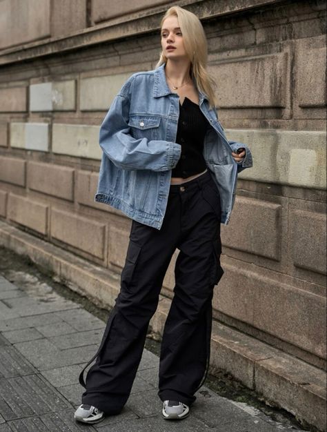 Cargo Pants Women Outfit, Jean Jacket Outfits, Cargo Pants Women, Cargo Pant, Outfits Aesthetic, Flap Pocket, Jacket Outfits, Cargo Pants, Jean Jacket