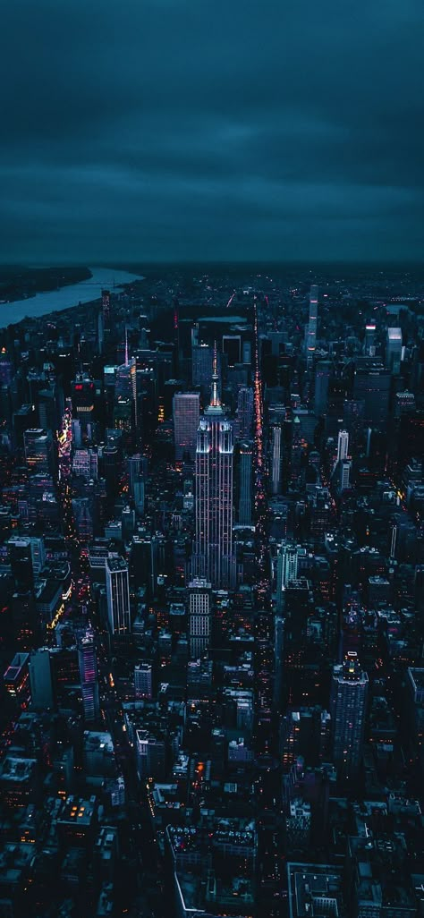 Wallpaper Buildings Night, New York Phone Backgrounds, Iphone Wallpaper Skyline, Award Winning Wallpaper, City In The Night Aesthetic, Nyc Phone Wallpaper, Night View Wallpaper City Lights, Citylights Night Wallpaper, Buildings At Night Aesthetic