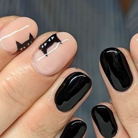 Short Nail Cat Designs, Black Cat Manicure, Simple Cat Nail Designs, Cute Shellac Nail Ideas, Cat Nails Short, Black Nails Inspo Aesthetic, Black Cat Nails Design, Short Cat Nails, Short Nails Ideas Black