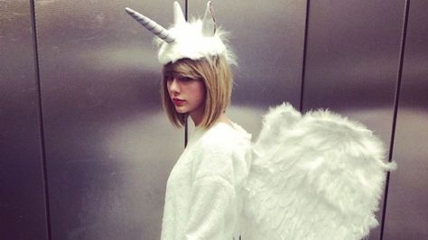 Taylor Swift as a Pegacorn (Pegasus + Unicorn, duh!) Taylor Swift 1989, Taylor Swift, Swift, Halloween, Wall