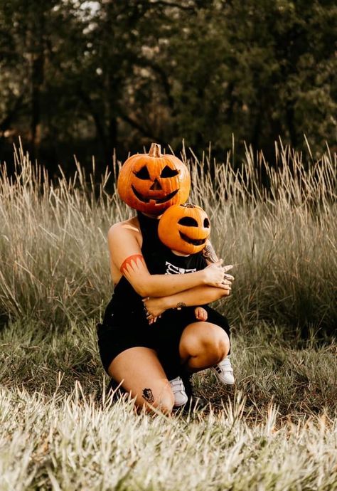 Scary Photoshoot, Pumpkin Head Photo Shoot, Pumpkin Patch Photoshoot, Head Photo, Mommy And Me Photo Shoot, Halloween Moms, Pumpkin Photos, Halloween Photography, Photo Shoot Ideas