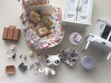 Lps Bedroom, Lps Furniture, Lps House, Lps Diy Accessories, Lps Cakes, Lps Aesthetic, Lps Houses, Lps Art, Lps Shorthair