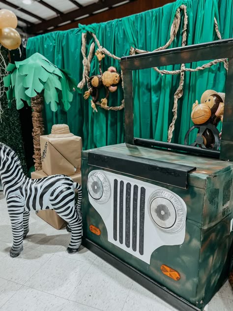 Jungle Theme Birthday Party Entrance, Safari Theme Graduation Party, Jungle Book Theme Party, Jungle Theme Graduation Party, Jungle Theme Pep Rally, Jungle Graduation Theme, Welcome To The Jungle Theme Party, Jungle Journey Vbs 2024 Stage, Jungle Theme Trunk Or Treat