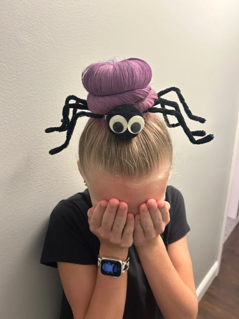 Funny Crazy Hair Day Ideas, Short Hair Crazy Hair Day, Spider Crazy Hair Day, Monster Hair, Girls Crazy Hair Day, Silly Hair Day Ideas For Teachers, Spooky Hair Styles For Kids, Crazy Hair Day For Teachers, Crazy Hair Spider