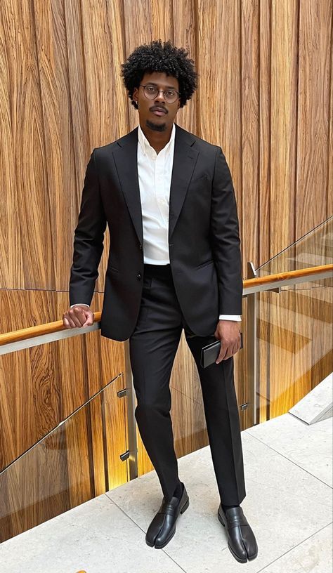 Mens All Black Formal Outfit, Black Formal Wear Men, Men Gala Outfit, Black Suit Men Formal Classy, Black Men Suits Fashion, Outfits Printemps, Black Man Suit, Creative Suits, Black Men In Suits