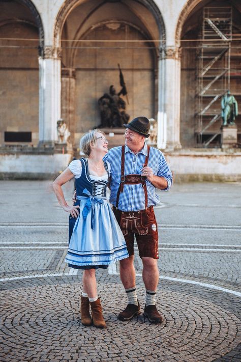 Oktoberfest Munich Matching Outfits | Hey Bella Photography | Cotton Cashmere Cat Hair Oktoberfest Outfit Women, Bavarian Outfit, Oktoberfest Munich, Oktoberfest Outfits, German Oktoberfest, German Culture, Bella Photography, Oktoberfest Outfit, Dirndl Dress