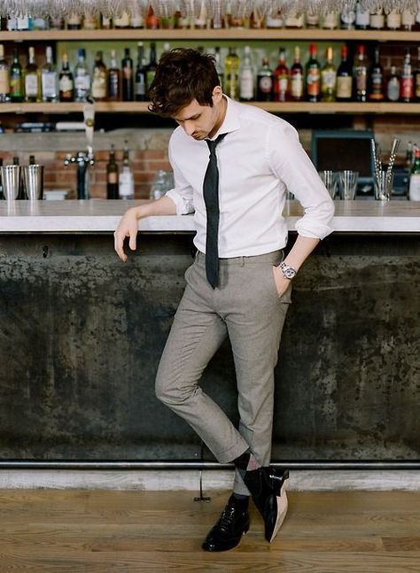 Shirt And Pants Combinations For Men, Casual Dress Men, Industrial Uniform, Womens Photography, Men Formal Outfit, Cocktail Party Fashion, Nisolo Shoes, Business Attire For Men, Cocktail Attire Men