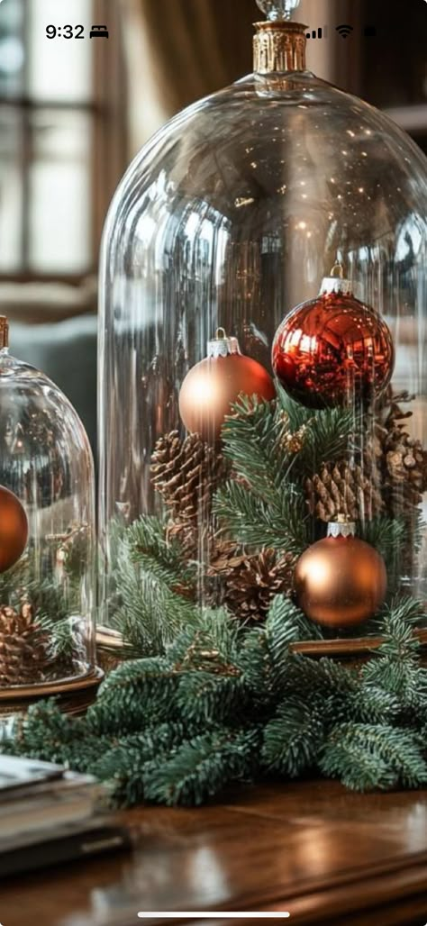 Mini Cloche Ideas Christmas, Xmas Cloche Ideas, Cloche Decor Christmas, Glass Dome Christmas Decor, Christmas Decor For End Table, Cheese Dome Christmas Decor, Cloche Christmas Decor, Glass Dome Display Ideas, Christmas Cloches Decor Ideas