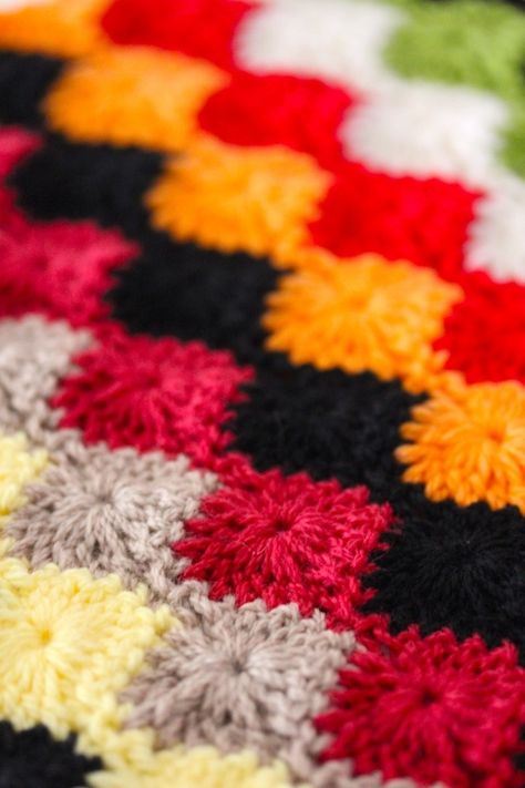 Crochet pattern on Sarah London's blog and discussed by crochetime Crocheted Blanket, Mode Crochet, Crochet Blanket Pattern, Crochet Blanket Afghan, Afghan Pattern, Crochet Diy, Afghan Crochet Patterns, Love Crochet, Crochet Techniques